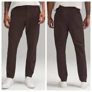 Lululemon Men's Slim-Tapered Heavy Twill Trouser in Espresso M5AYDS
